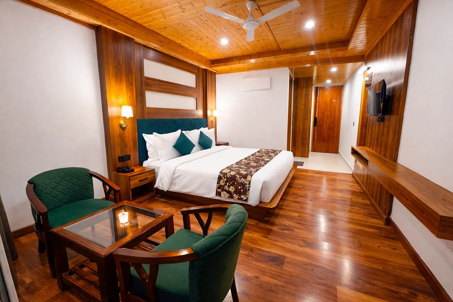 Honeymoon Suite 3