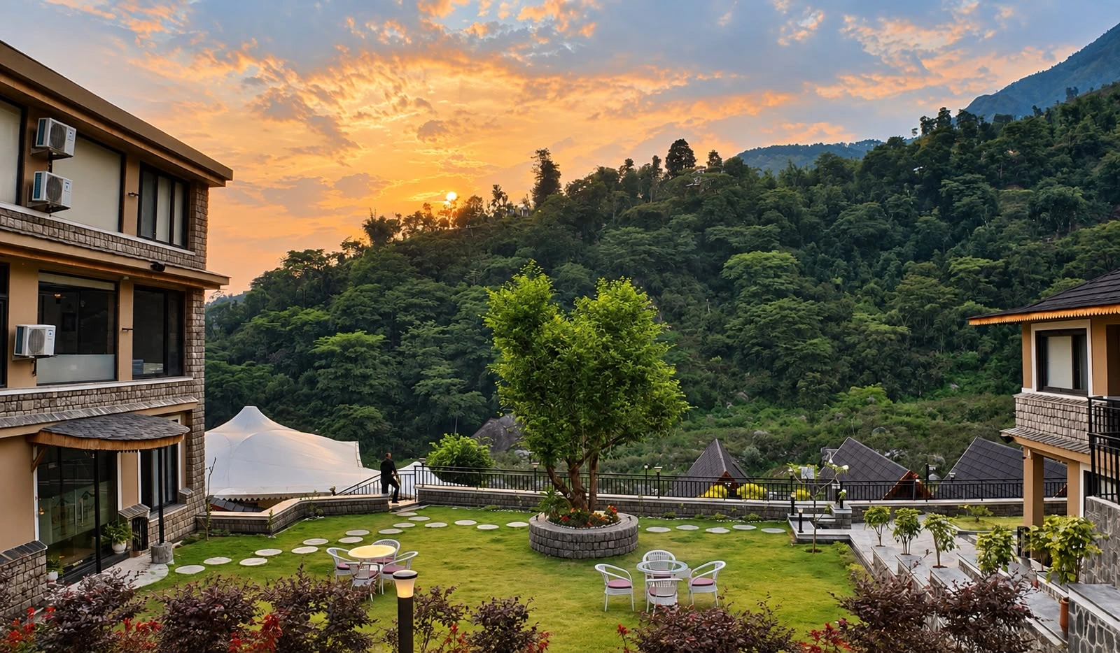 Luxe Stayz Himani Hill View Retreat Manali