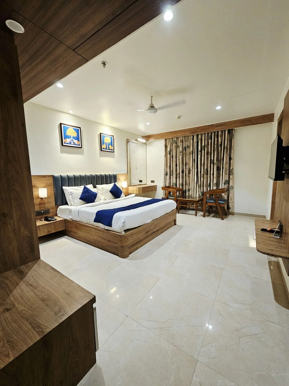 Aravali Tree Deluxe Room interior
