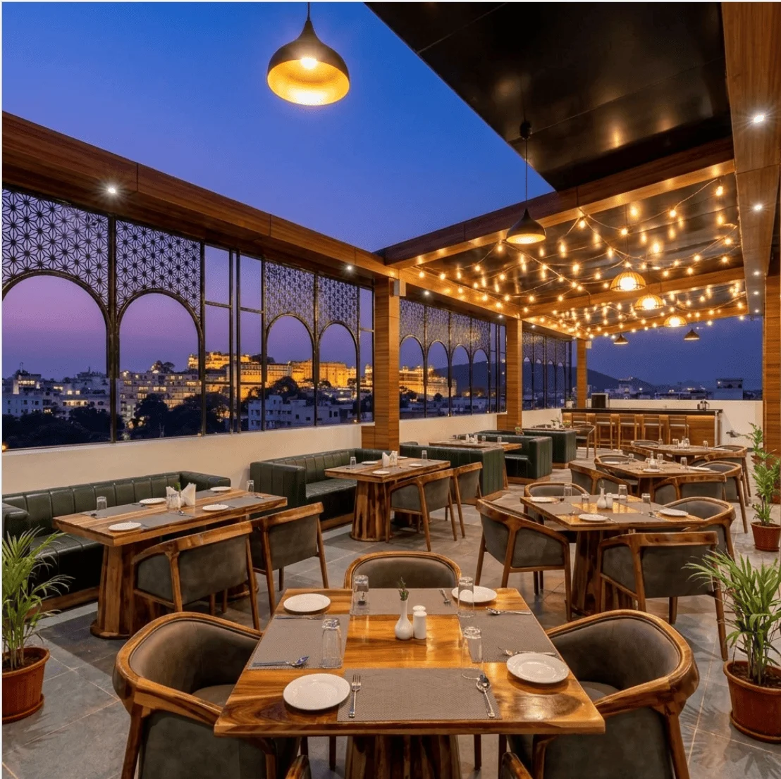 Luxe Stayz Aravali Tree indoor restaurant