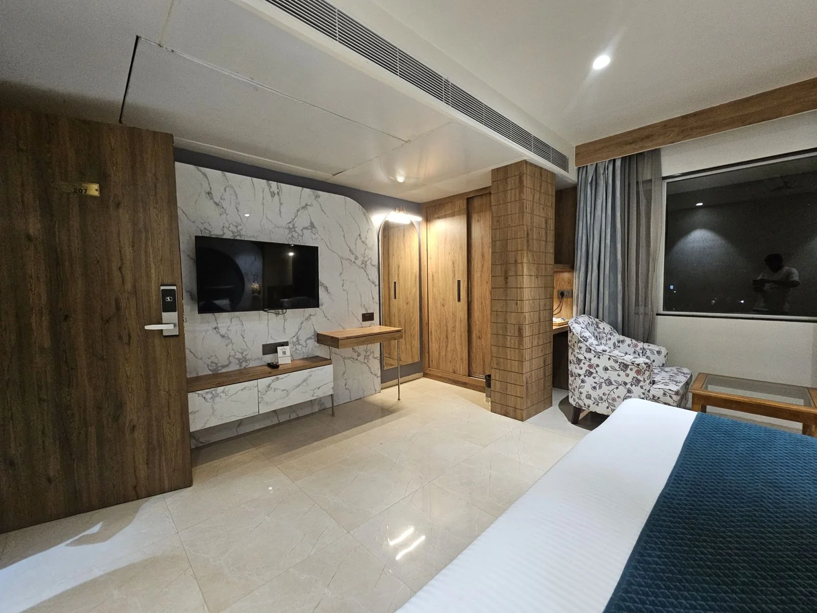 Aravali Tree Premium Room interior