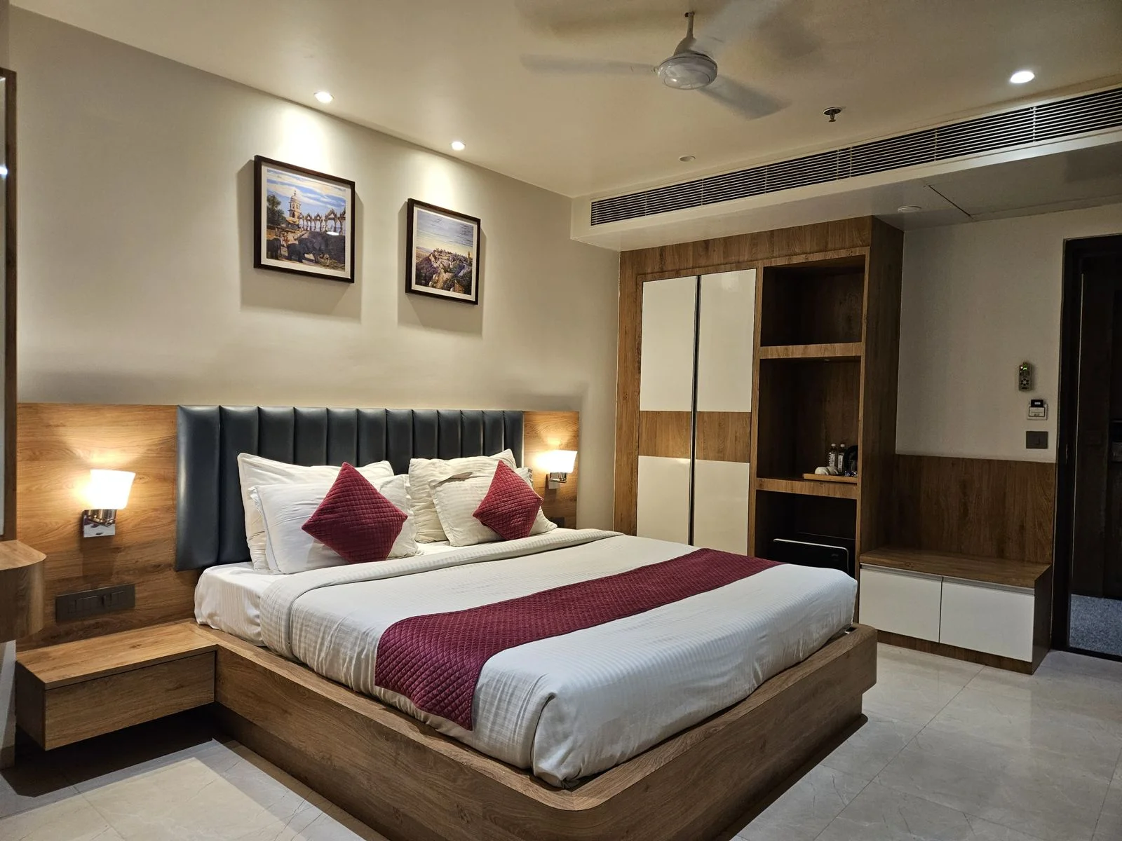 Aravali Tree Super Deluxe Room
