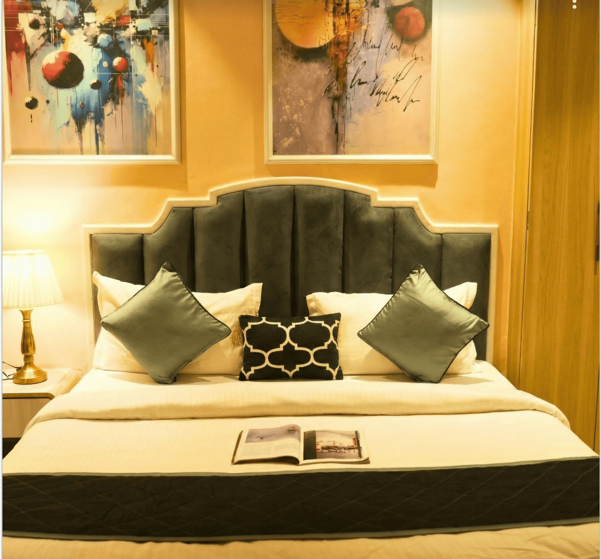 Deluxe Room 2