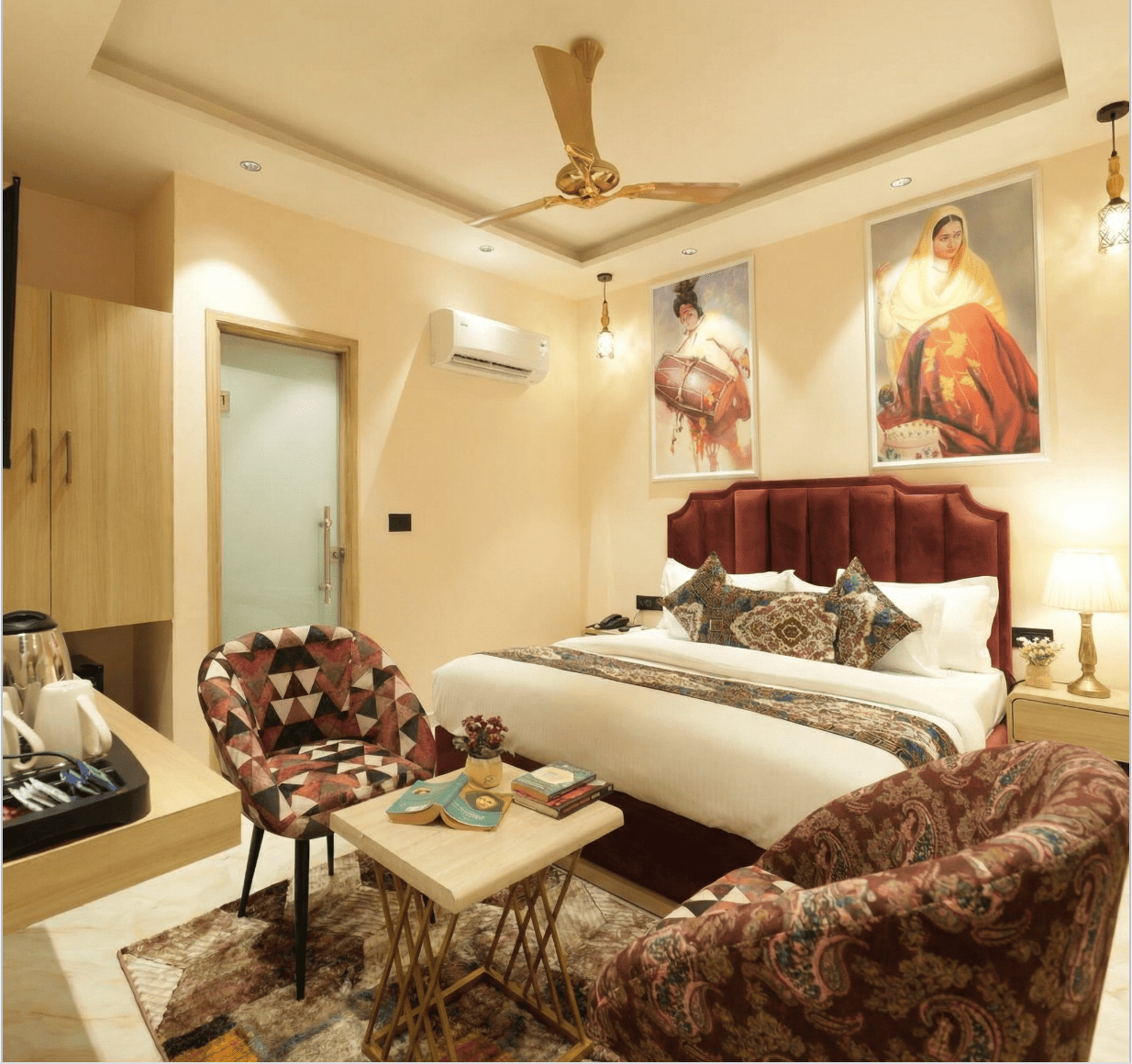 Deluxe Room 4